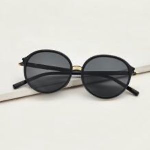 Black Round Sunglasses